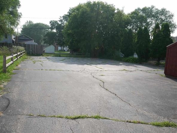 114 S Franklin St, Janesville, WI 53548